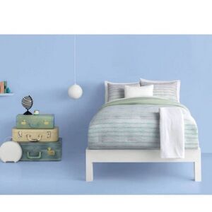 Stripe Decorative Reversible Comforter Set - Room Essentials